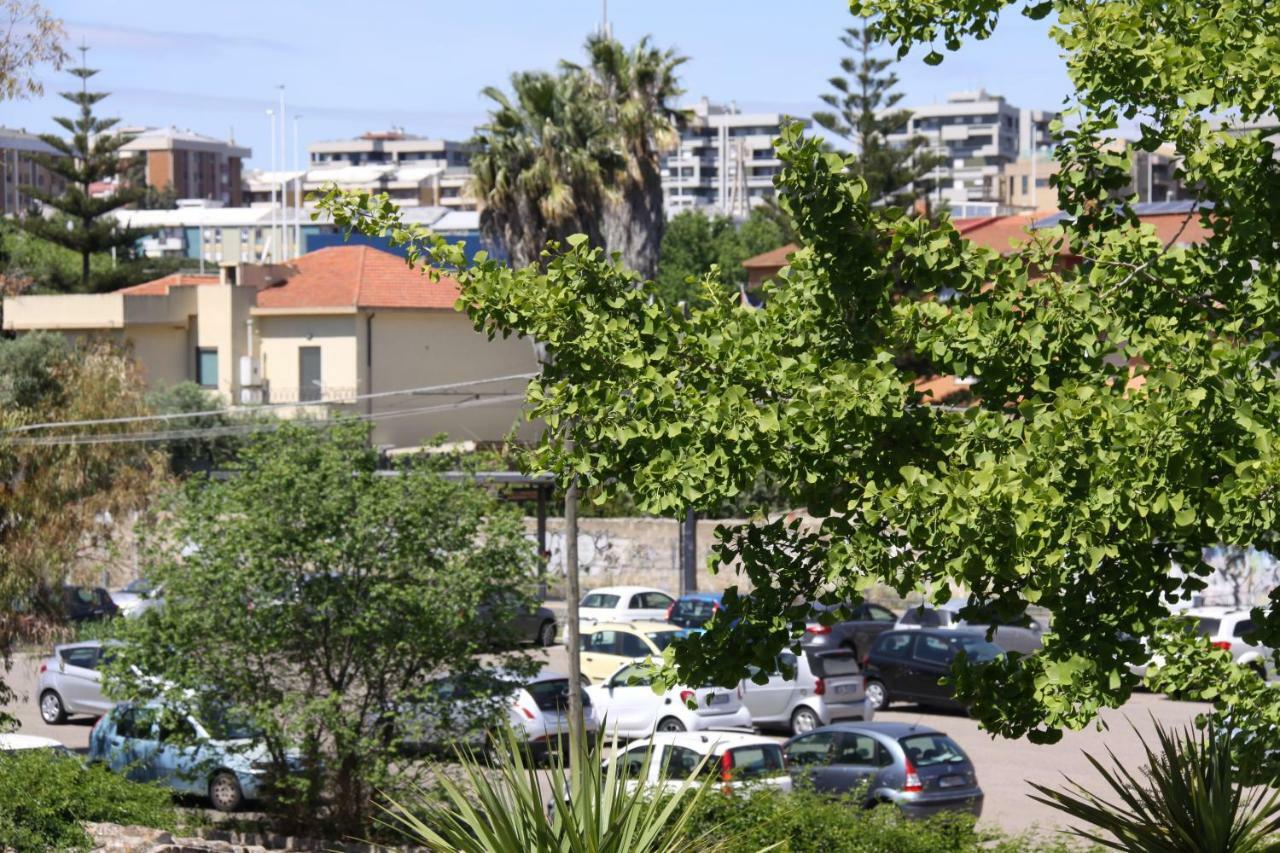 La Villa 3 Apartments Cagliari Exterior photo